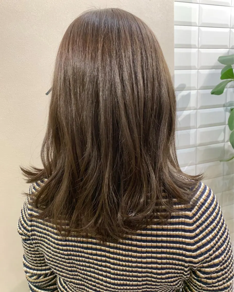 ロング カラー グレージュ hubhair レイヤー/透明感のヘアスタイル