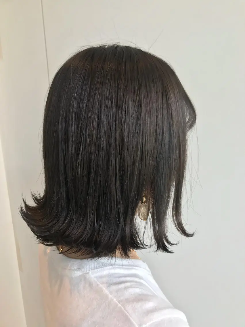 ショート カラー ブルーカラー ブルージュ 中塚 義人のヘアスタイル