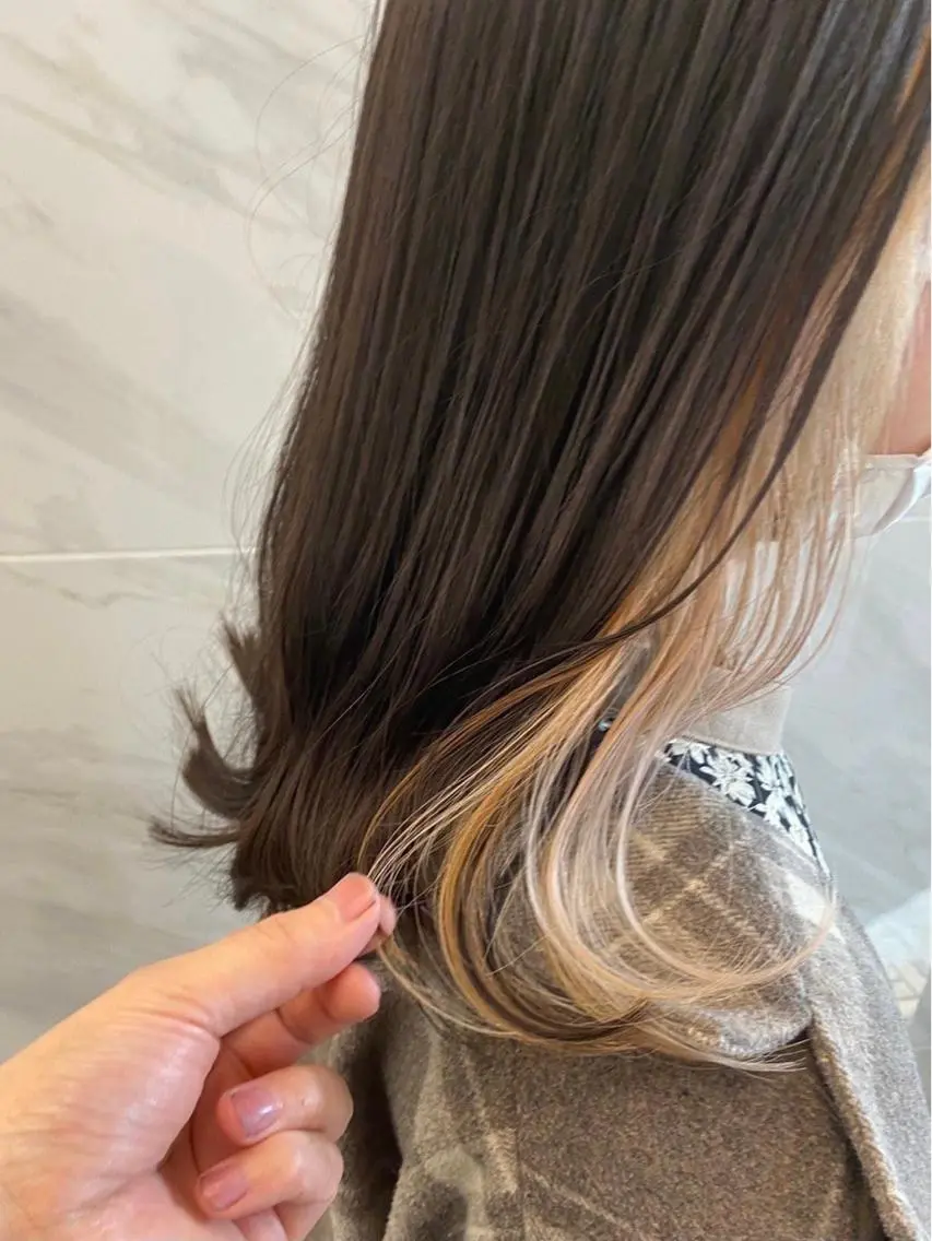 セミロング カラー ベージュカラー インナーカラー ホワイトベージュ 🎗大槻 武士🎗のヘアスタイル