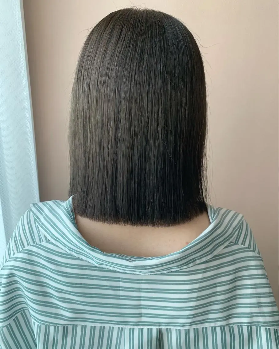 ミディアム カラー アッシュ アッシュグレー ブリーチ ブリーチなしカラー hubhair レイヤー/透明感のヘアスタイル