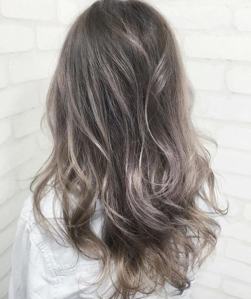 セミロング カラー パーマ ヘアアレンジ 大阪レミーエクステ チビ編み込みのヘアスタイル