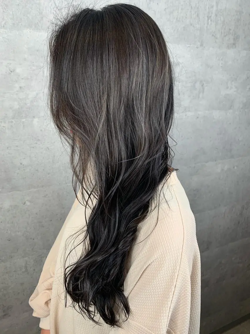 ロング _WHITE上本町 代表のヘアスタイル