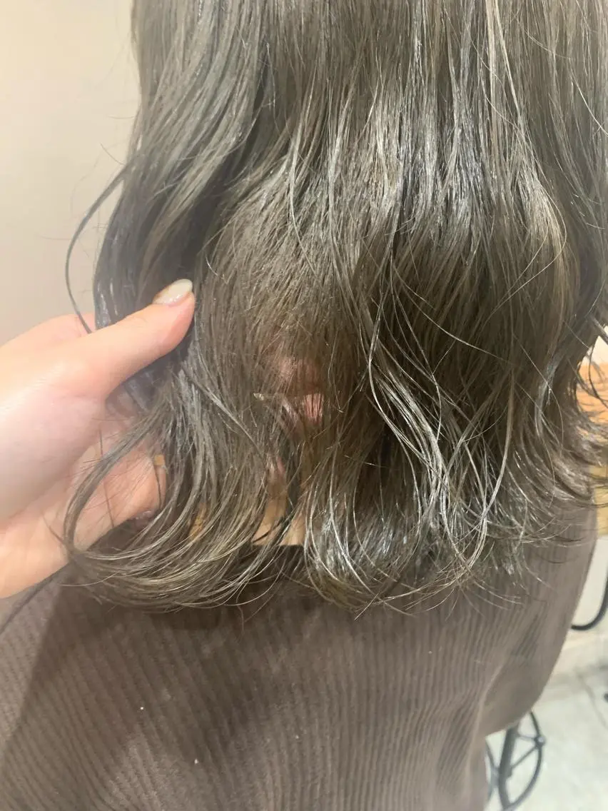 ミディアム カラー ハイトーン/レイヤー 💜Akaneのヘアスタイル