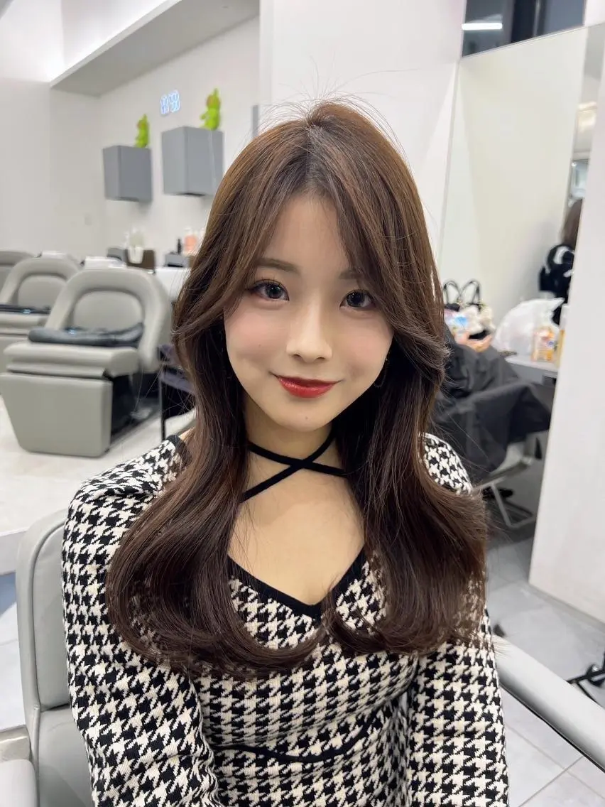 ロング 最新モテ感艶カラー ✁🤍MAAYA🤍のヘアスタイル