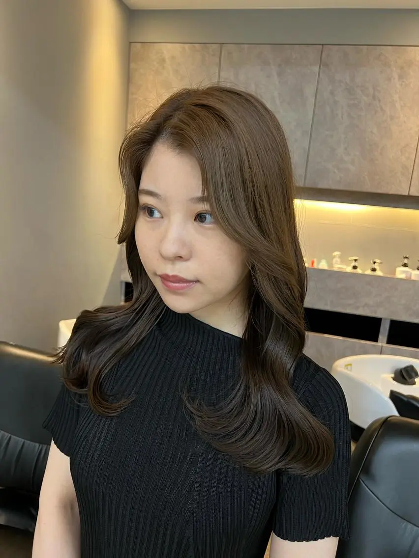 セミロング カラー 韓国風ヘア レイヤーカット 🫧髪質改善•艶カラ ー特化🫧谷奥甲太のヘアスタイル