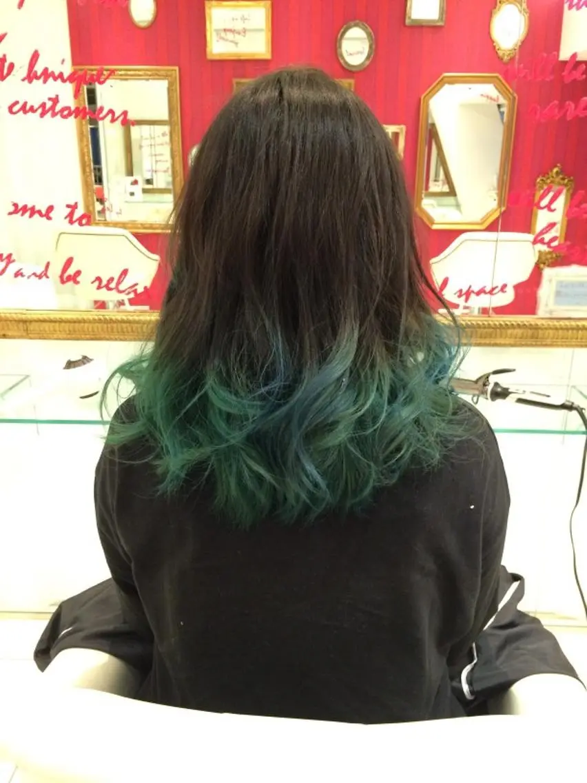 セミロング カラー ブリーチ 🫧こおりやま なつみ🫧のヘアスタイル
