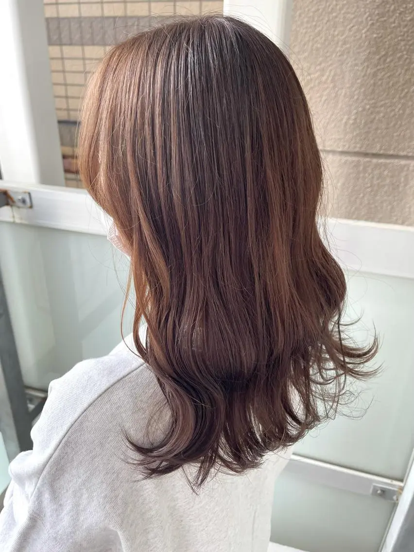 ロング カラー 岩谷/ブリーチ 🪽透明感カラーのヘアスタイル