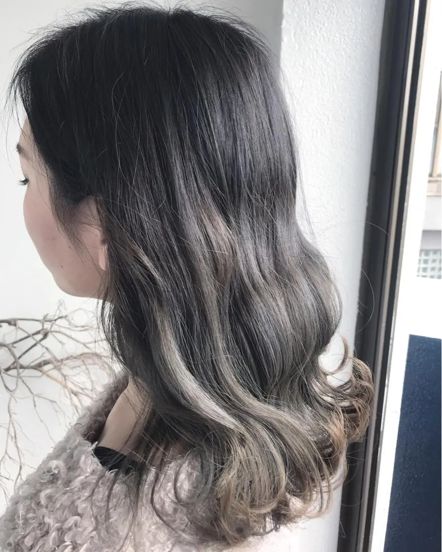 セミロング カラー 透明感カラー ダブルカラー グレージュ 大嶋 宏隆のヘアスタイル