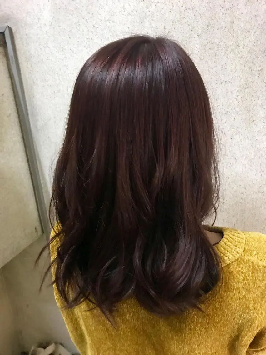 ミディアム カラー ハイライトカラー ピンクカラー ハイライト 小栗 麻衣のヘアスタイル