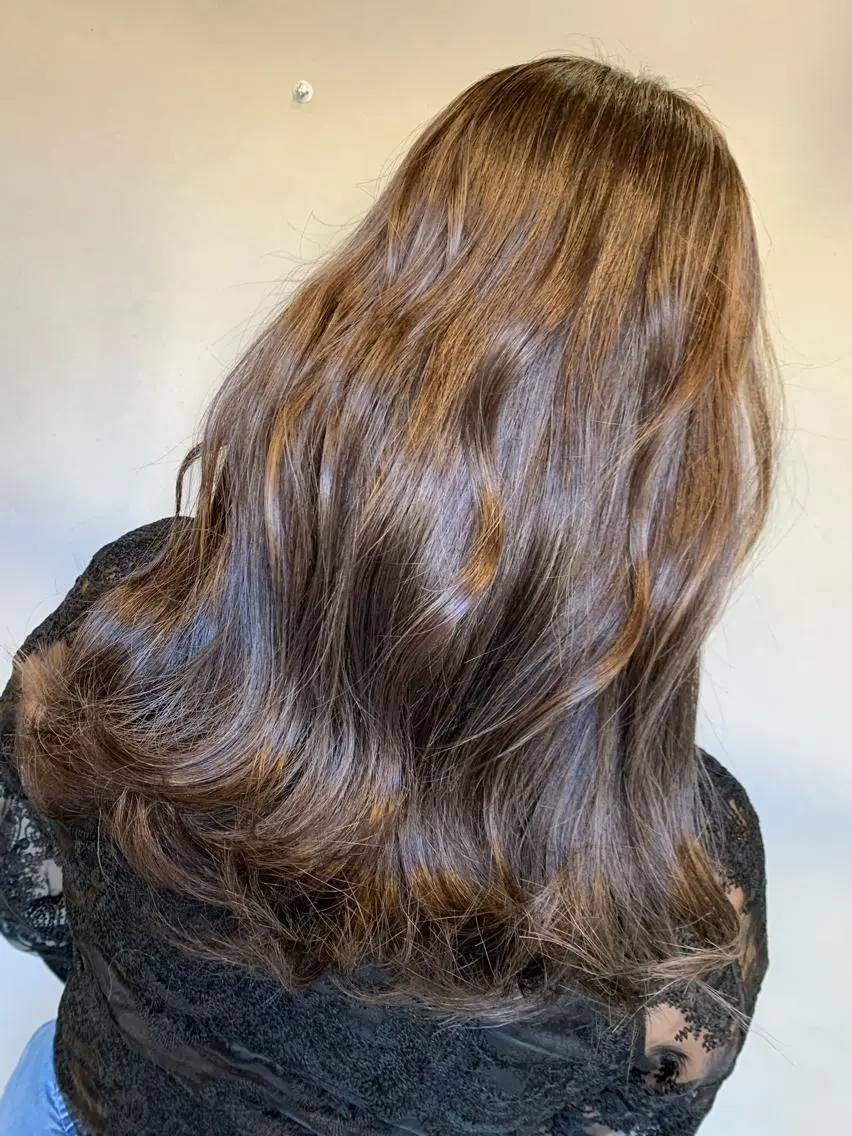 セミロング カラー ヘアカラー ハイライトが 得意なニキです😊のヘアスタイル