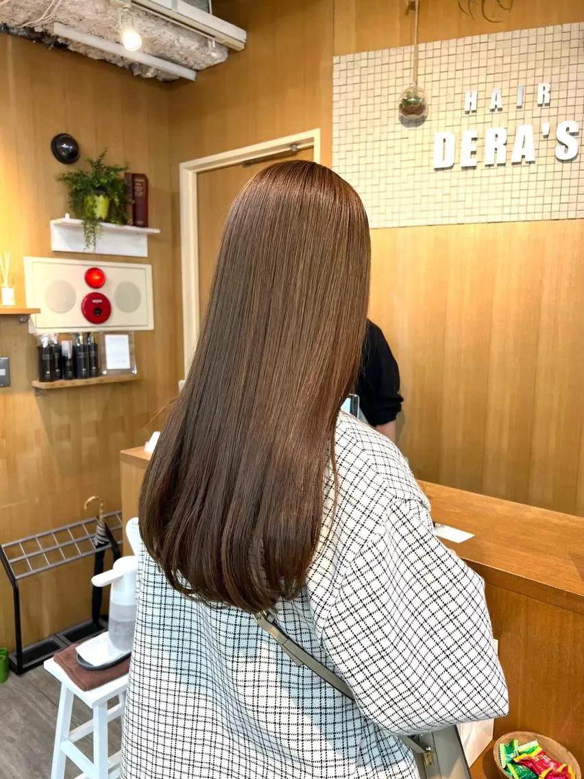 セミロング カラー ベージュカラー ブリーチ ミルクティーベージュ ブリーチなしカラー 透明感カラー/ イルミナカラーヒロキのヘアスタイル