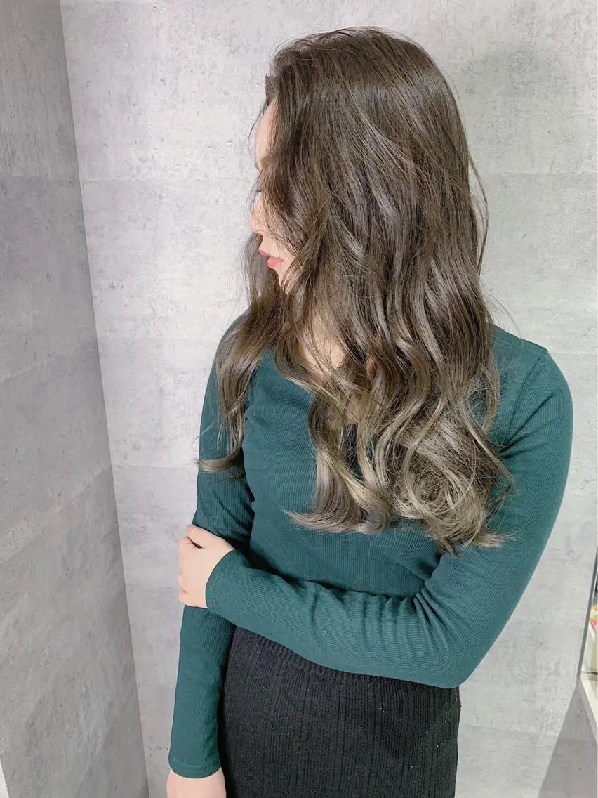 ロング カラー _WHITE＋ 南海難波店のヘアスタイル
