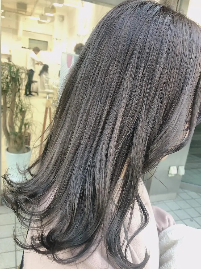 ミディアム カラー グレージュ ハイライトカラー ハイライト カラーサロン ビスカリアのヘアスタイル