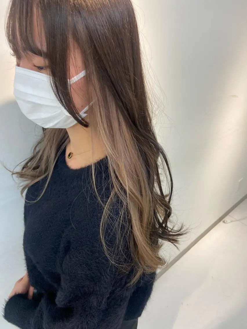 ロング カラー バレイヤージュ ミストバング ベージュカラー ブリーチ 抜きっぱなしブロンド 札幌ブリーチカラー/ ダブルカラー/ドイのヘアスタイル