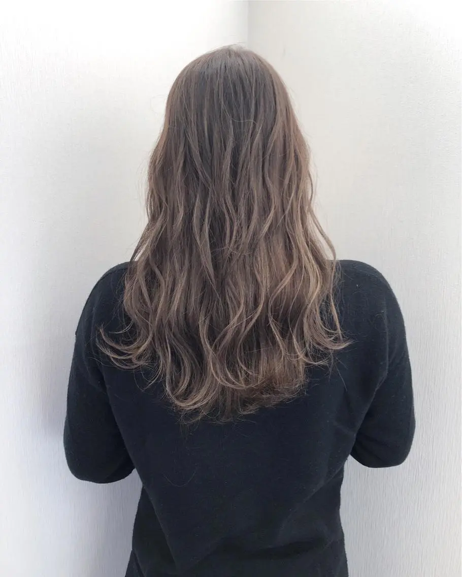 ロング カラー ハイライトカラー ハイライト 白井 つづりのヘアスタイル