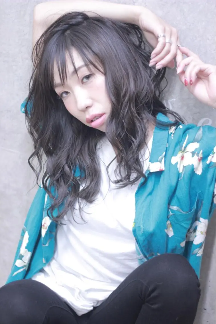 セミロング カラー 及川 光のヘアスタイル