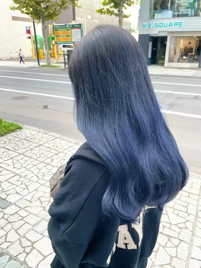 ロング カラー グラデーションカラー 岩戸 新のヘアスタイル