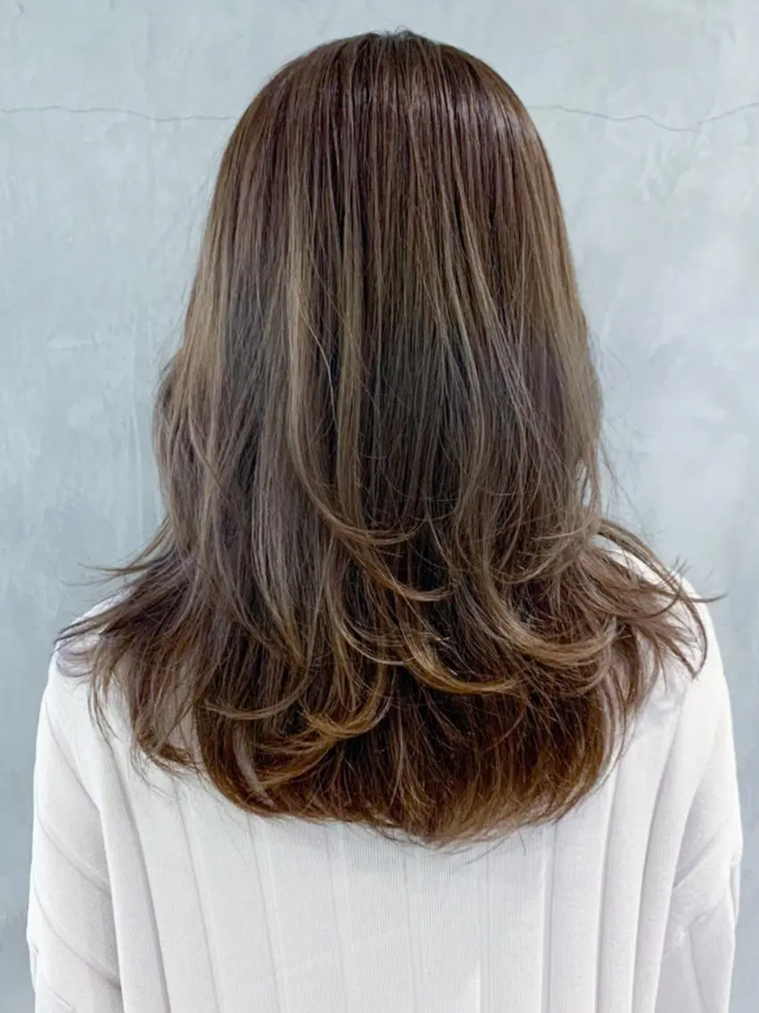 ミディアム カラー パーマ ヘアアレンジ ブラウンカラー レイヤーカット ITbyALBUM 浦和店のヘアスタイル