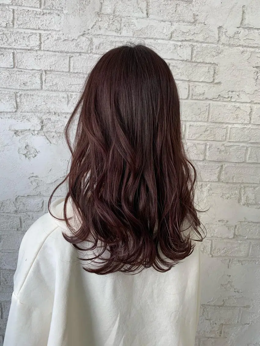 セミロング カラー ブラウンカラー イルミナカラー パープルカラー パープルブラウン ブリーチ特化 ハイトーンRYOYAのヘアスタイル