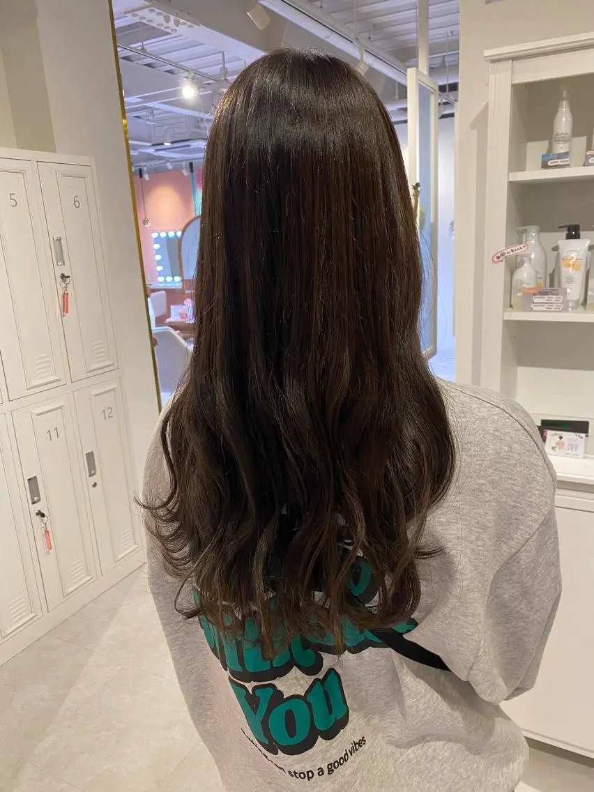 ロング カット ヘアカラー 梛木 唯のヘアスタイル