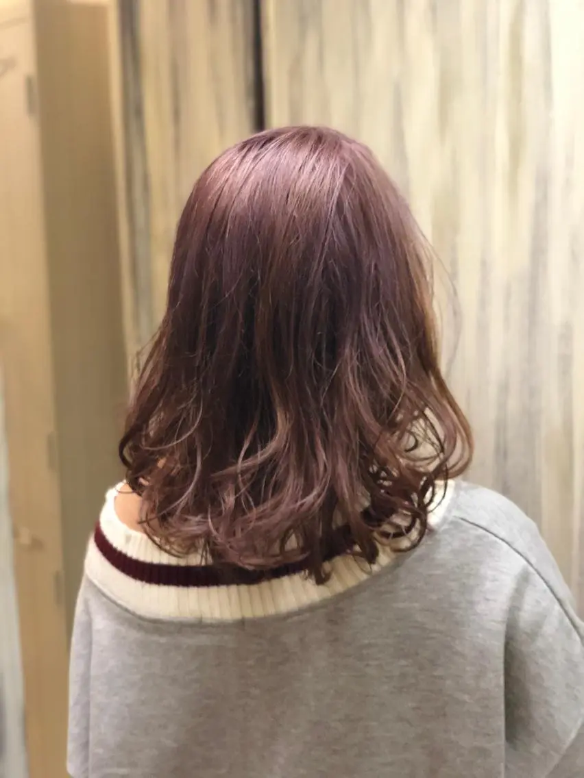 セミロング カラー ヘアカラー トリートメント ブリーチ特化 梅田本多翔のヘアスタイル