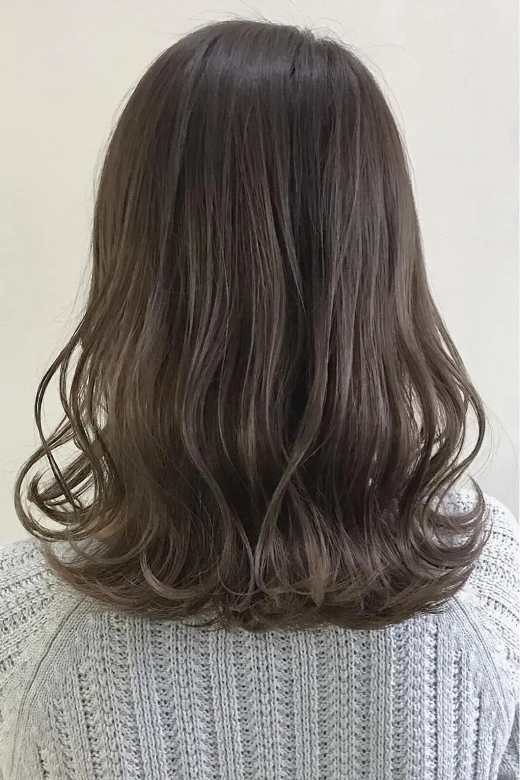 セミロング ハイライト 髪質改善 レイヤーカット トリートメント カット ヘアカラー トリートメント ✨メテオ 髪質改善✨ シバタのヘアスタイル