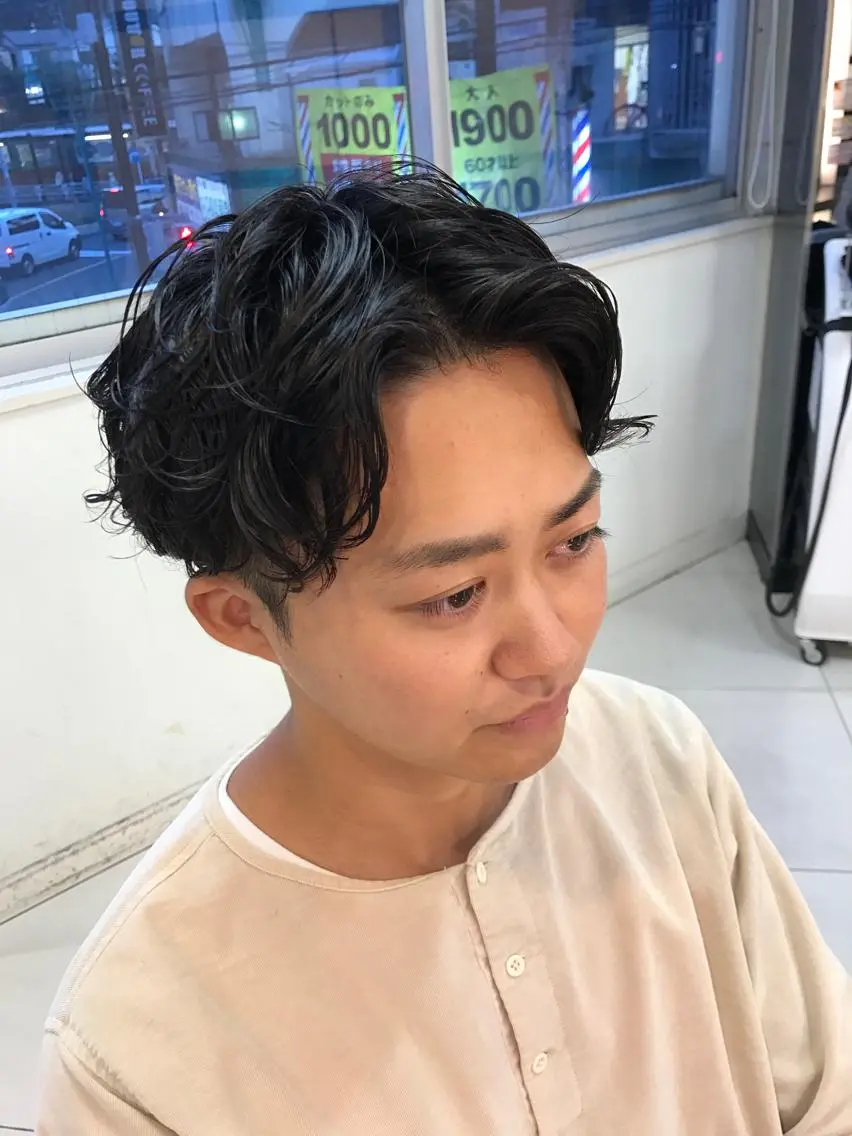 ショート カラー パーマ メンズ メンズパーマ 学生（メンズ向け） 学生 スパイラルパーマ 🟦横浜駅メンズパー マ｜小上馬淳司🟦のヘアスタイル