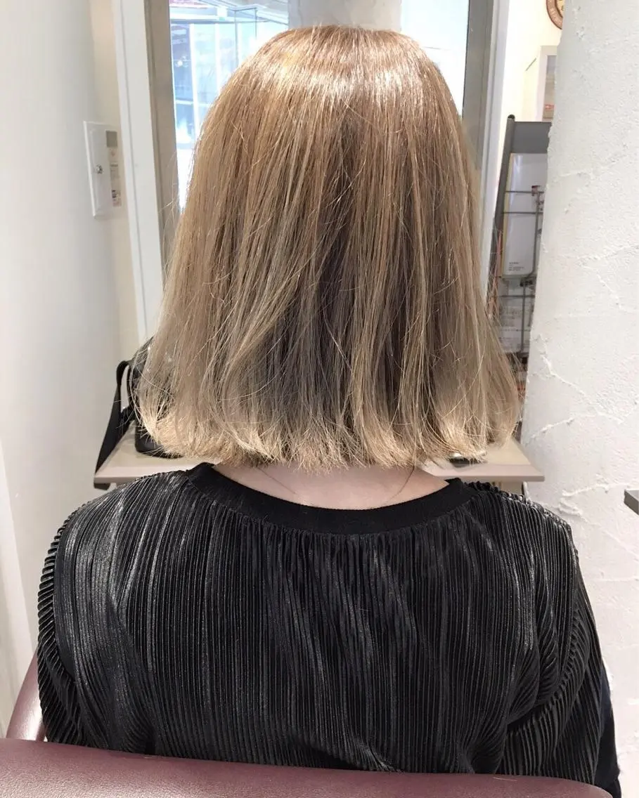 ミディアム カラー ブリーチ ハイライトカラー ハイライト カット ヘアカラー トリートメント 田室 和幸のヘアスタイル