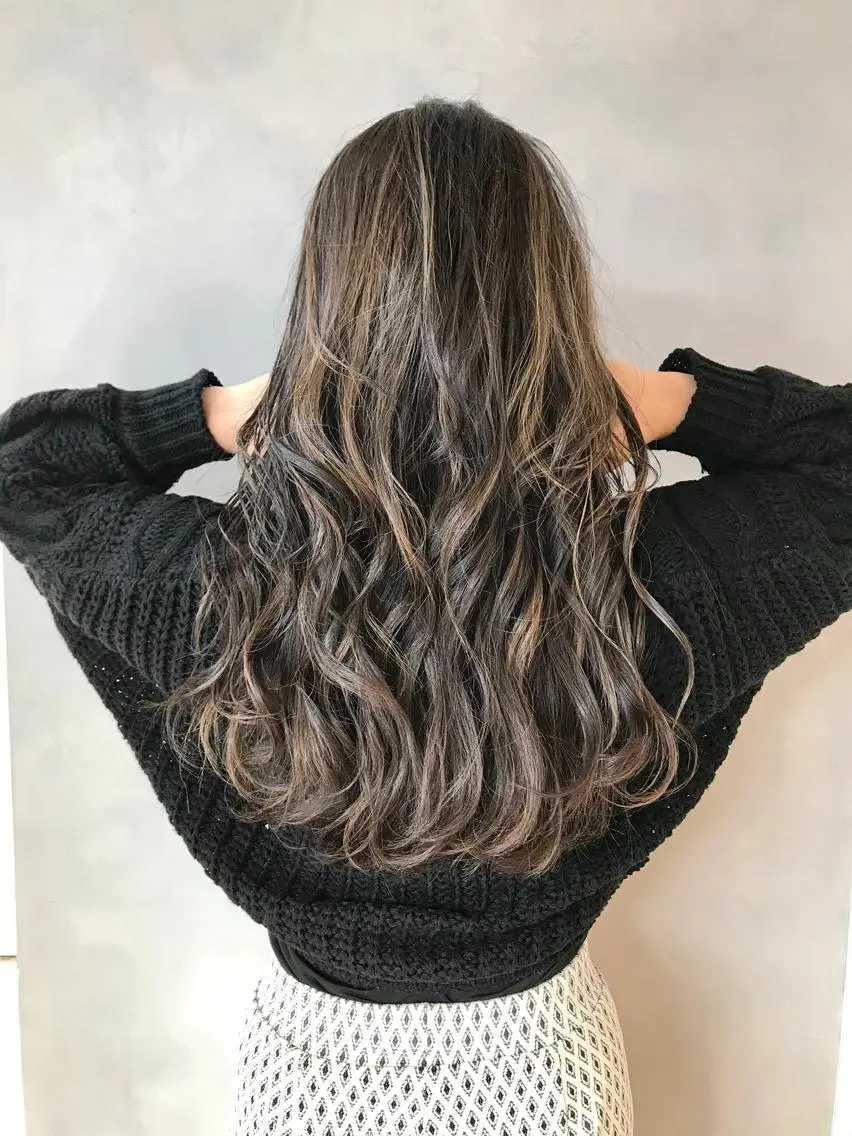 ロング カラー ブリーチ&髪質改善 TAIGAのヘアスタイル