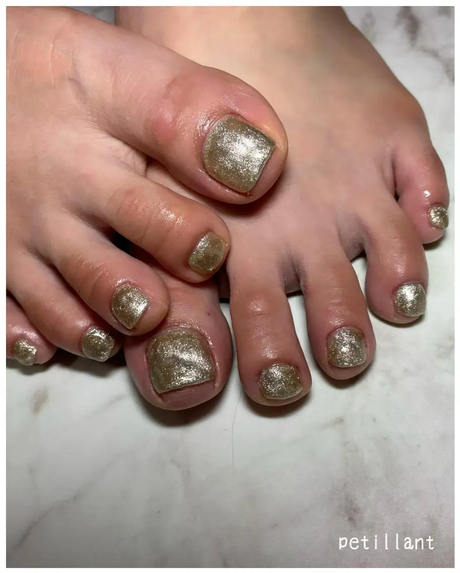 ネイル フットネイル キラキラネイル ラメ(グリッター) マグネットネイル フットネイル nail salon petillantのネイルデザイン