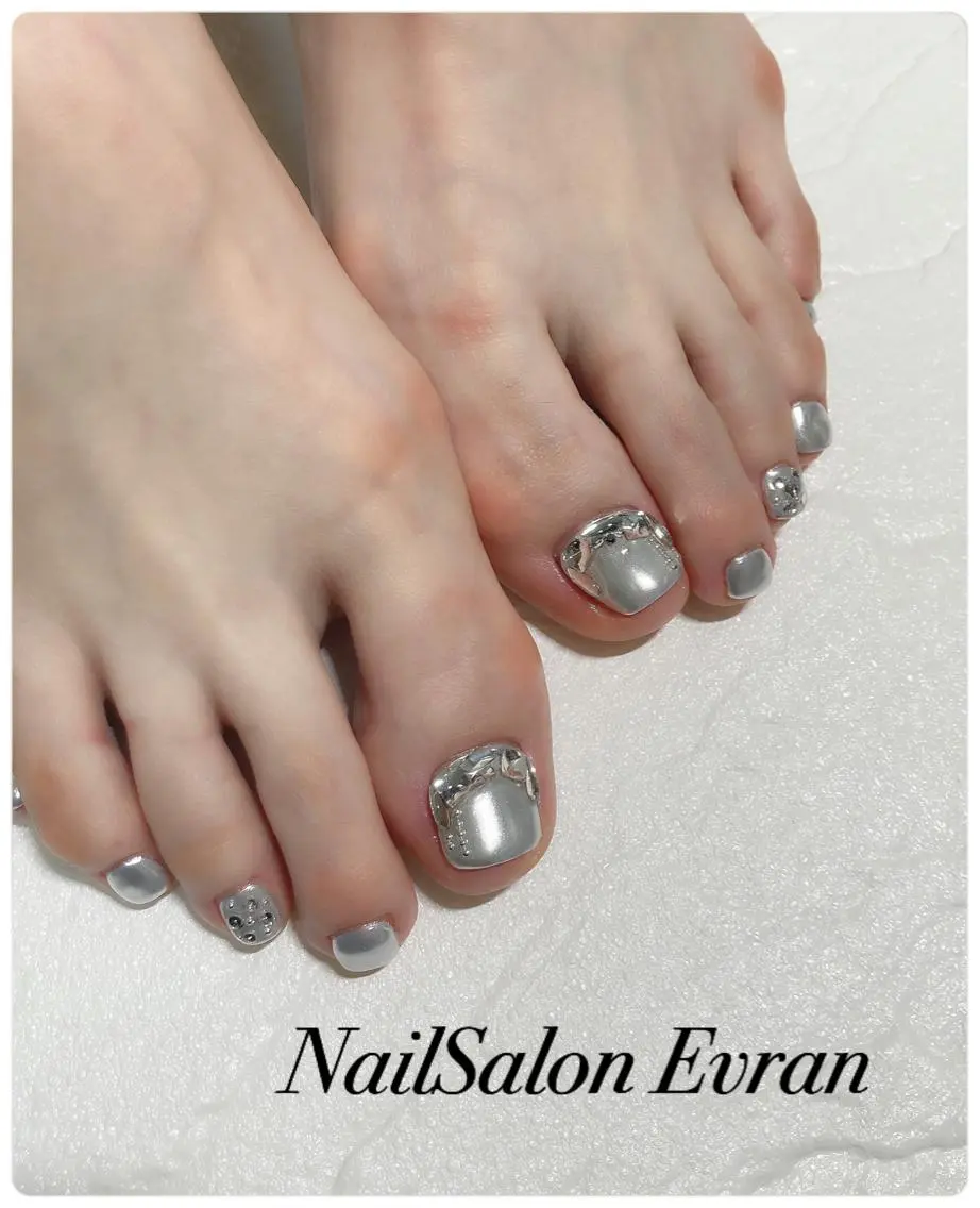 ネイル アートネイル フットネイル フレンチネイル マグネットネイル 持ち込み フットネイル Nail salon Evranのネイルデザイン