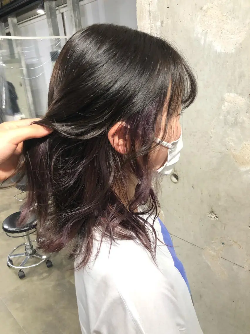 ミディアム 寒色/ベージュヘア ブリーチありMiOのヘアスタイル