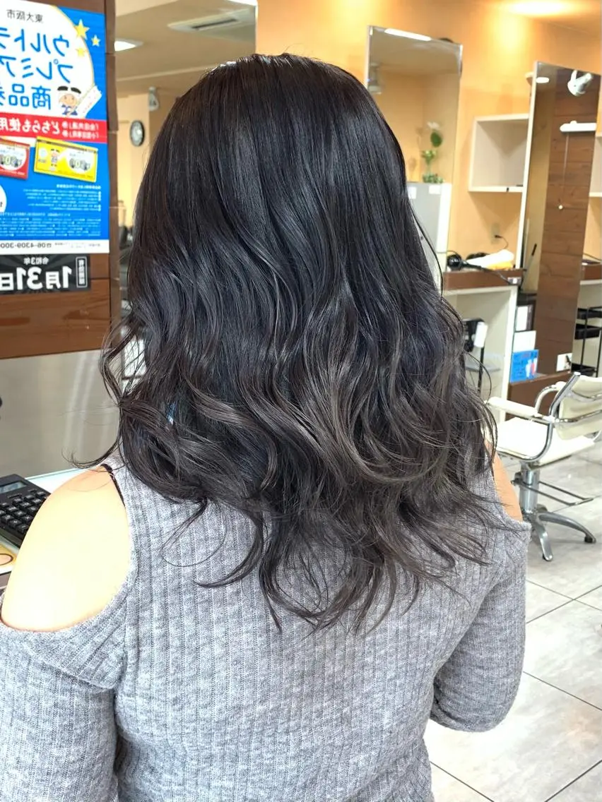 セミロング レイヤー/艶髪カラー 森本くるみのヘアスタイル
