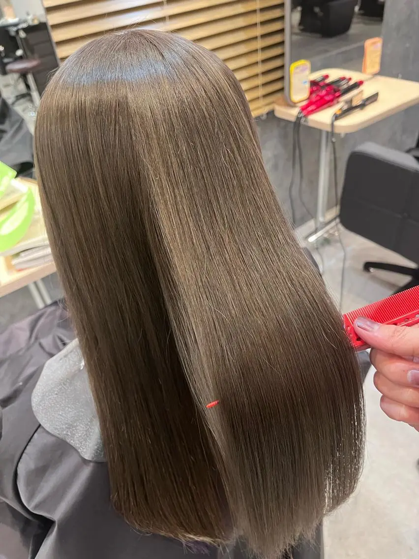 セミロング カラー 小松崎 友宏のヘアスタイル