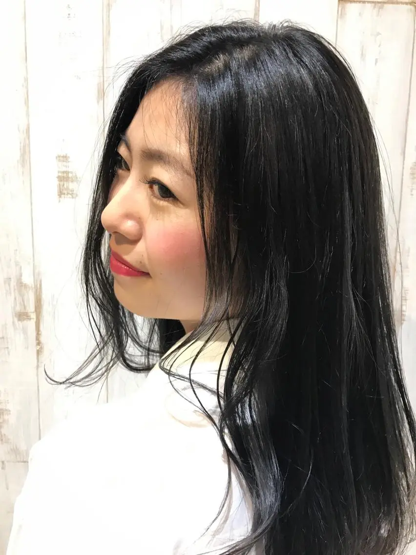 セミロング カラー 鈴木 まりやのヘアスタイル