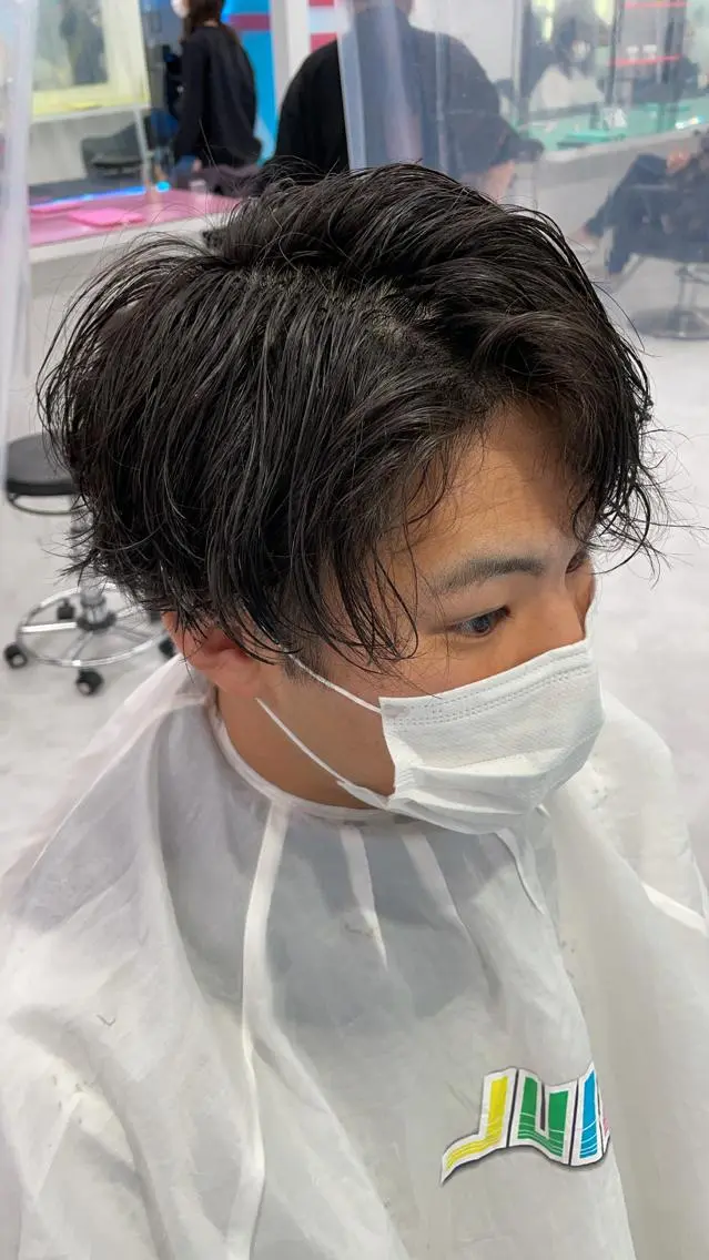 ミディアム カラー パーマ ヘアアレンジ メンズ キッズ カット パーマ ヘアセット メンズ特化美容師 aiの眉毛・アイブロウイメージ