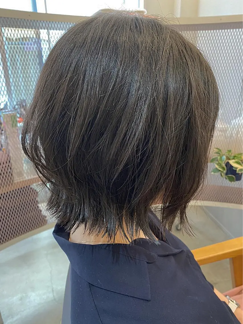 ミディアム カラー ミディアムレイヤー レイヤーカット 似合わせカット得意 仁井亮のヘアスタイル