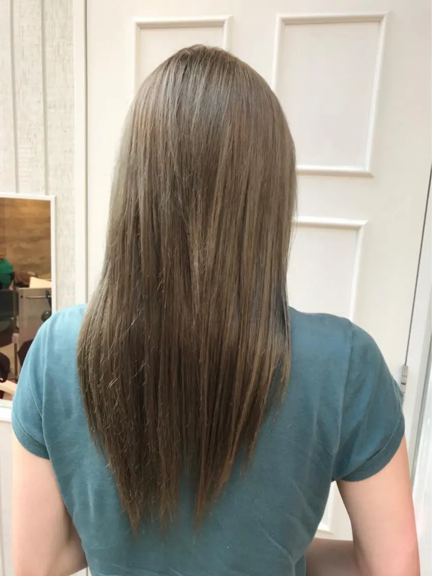セミロング カラー グレージュ カーキグレージュ Blanco Color&Careのヘアスタイル