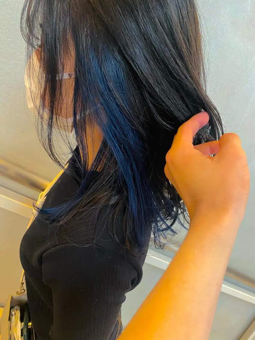 セミロング 艶カラー　宮﨑 蒼のヘアスタイル