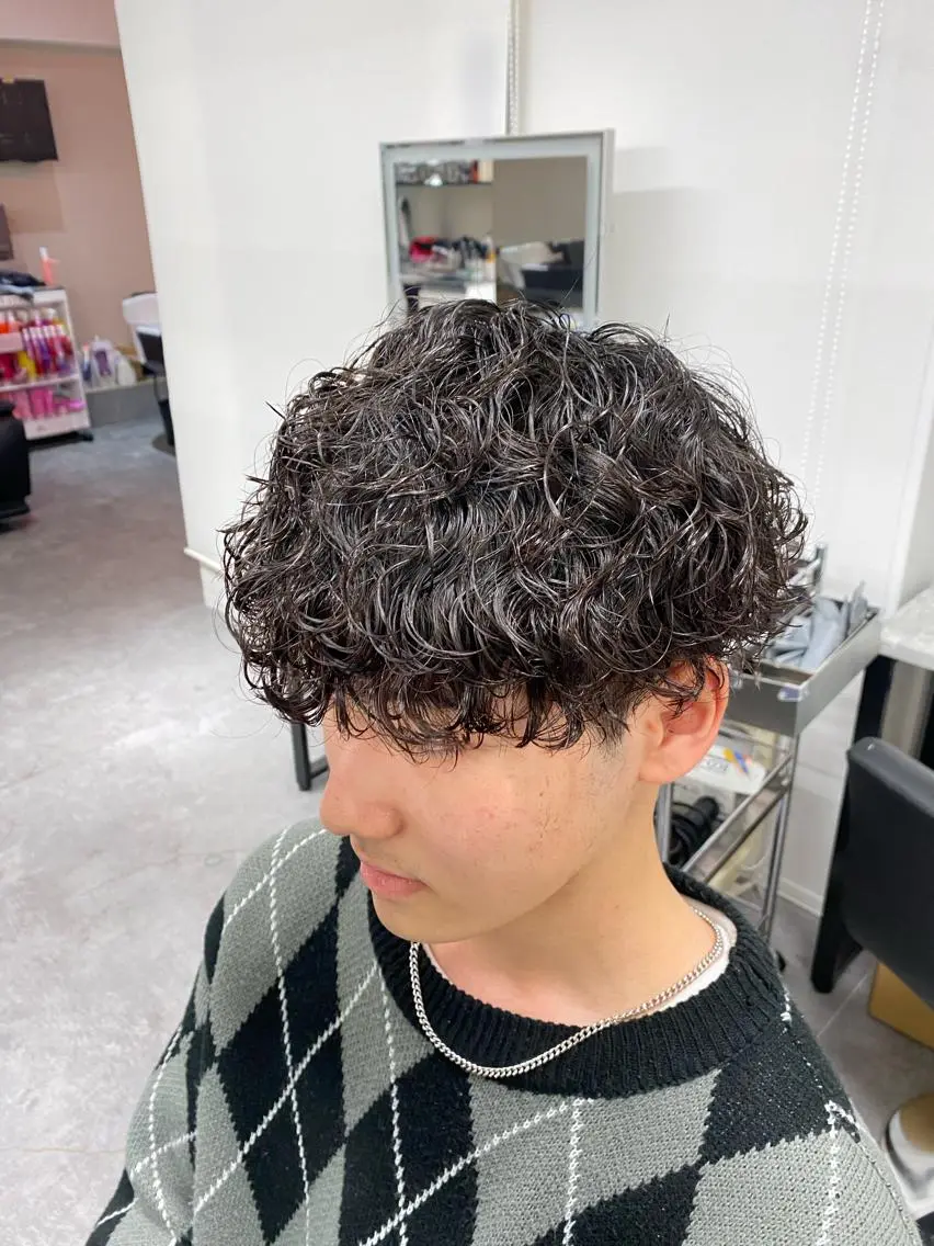 ミディアム カラー パーマ ヘアアレンジ メンズ キッズ ネイル マツエク・マツパ アイブロウ ミディアムパーマ メンズバレイヤージュ メンズブリーチ メンズハイライト メンズハイトーン カット パーマ トリートメント 🔥漢髪特化メンズ マネージャーYUKIのヘアスタイル