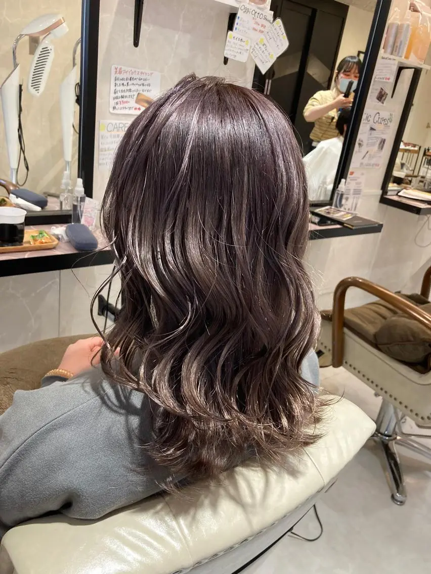 ロング カラー 濱田輝レイヤー 韓国風 ハイトーンのヘアスタイル