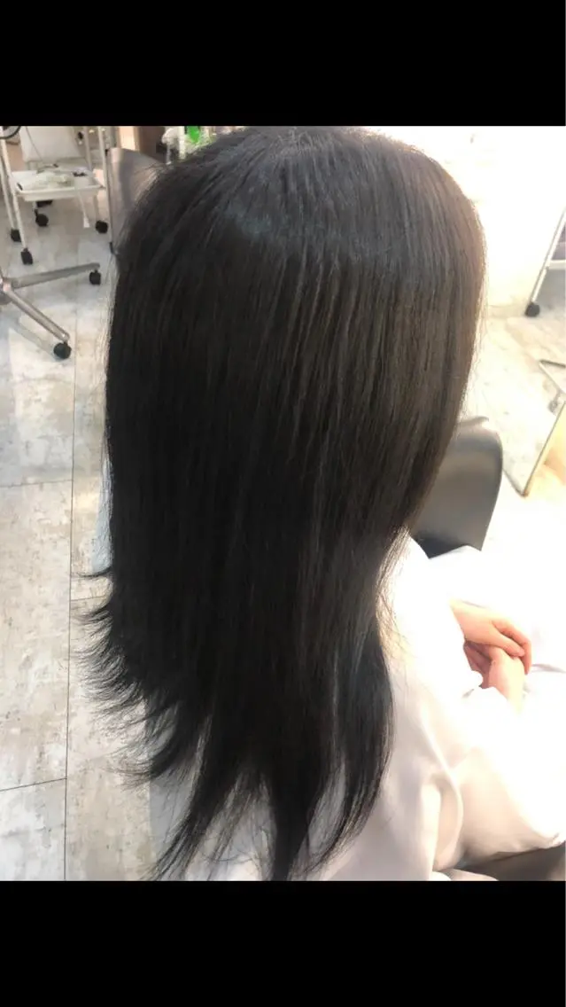 セミロング カラー ヘアカラー 山田 笑みのヘアスタイル