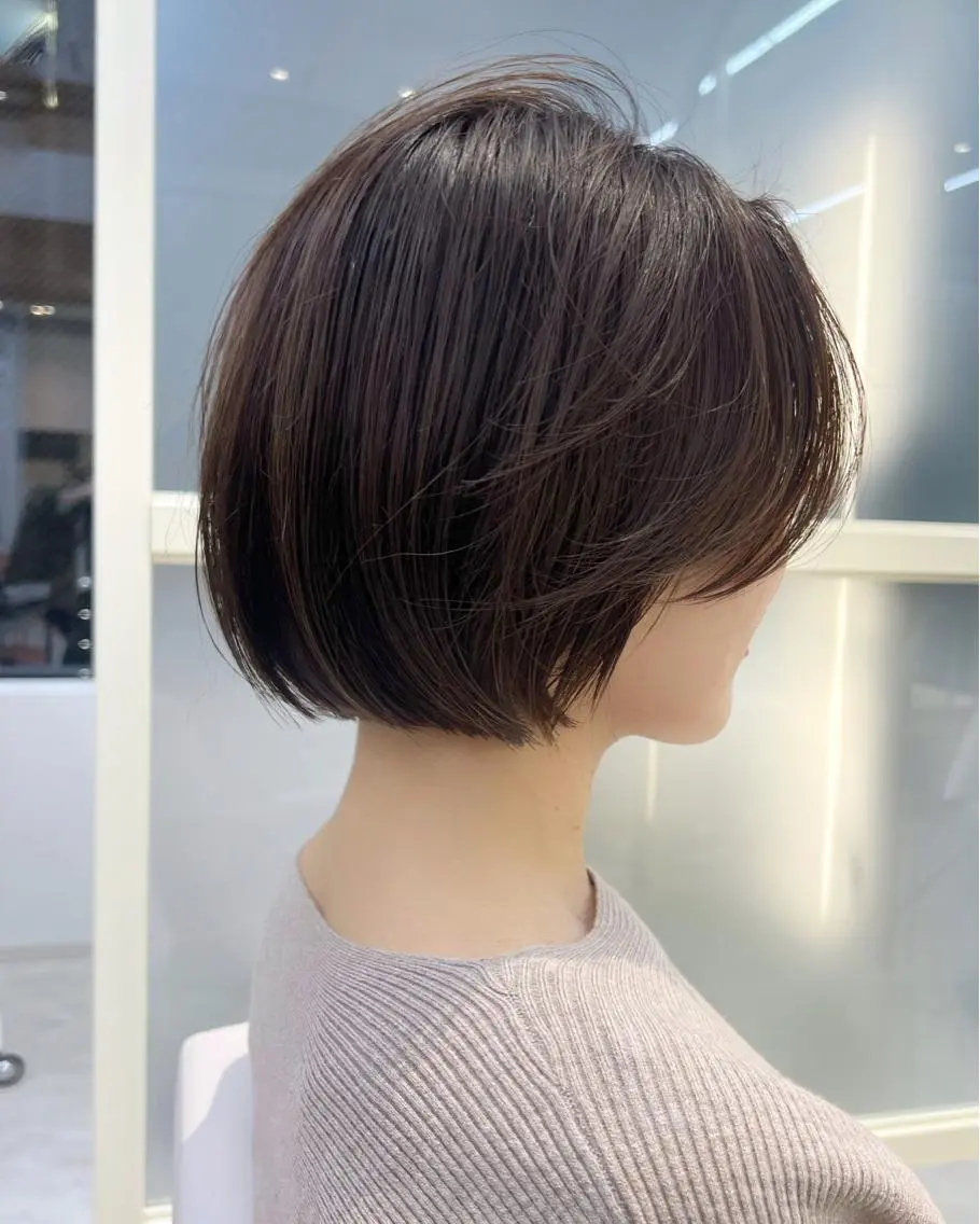ショート カラー パーマ ヘアアレンジ 切りっぱなしボブ 前下がりボブ ベージュカラー ブリーチ グレージュ カット ヘアカラー トリートメント レイヤー専門家 ダブルカラー修のヘアスタイル