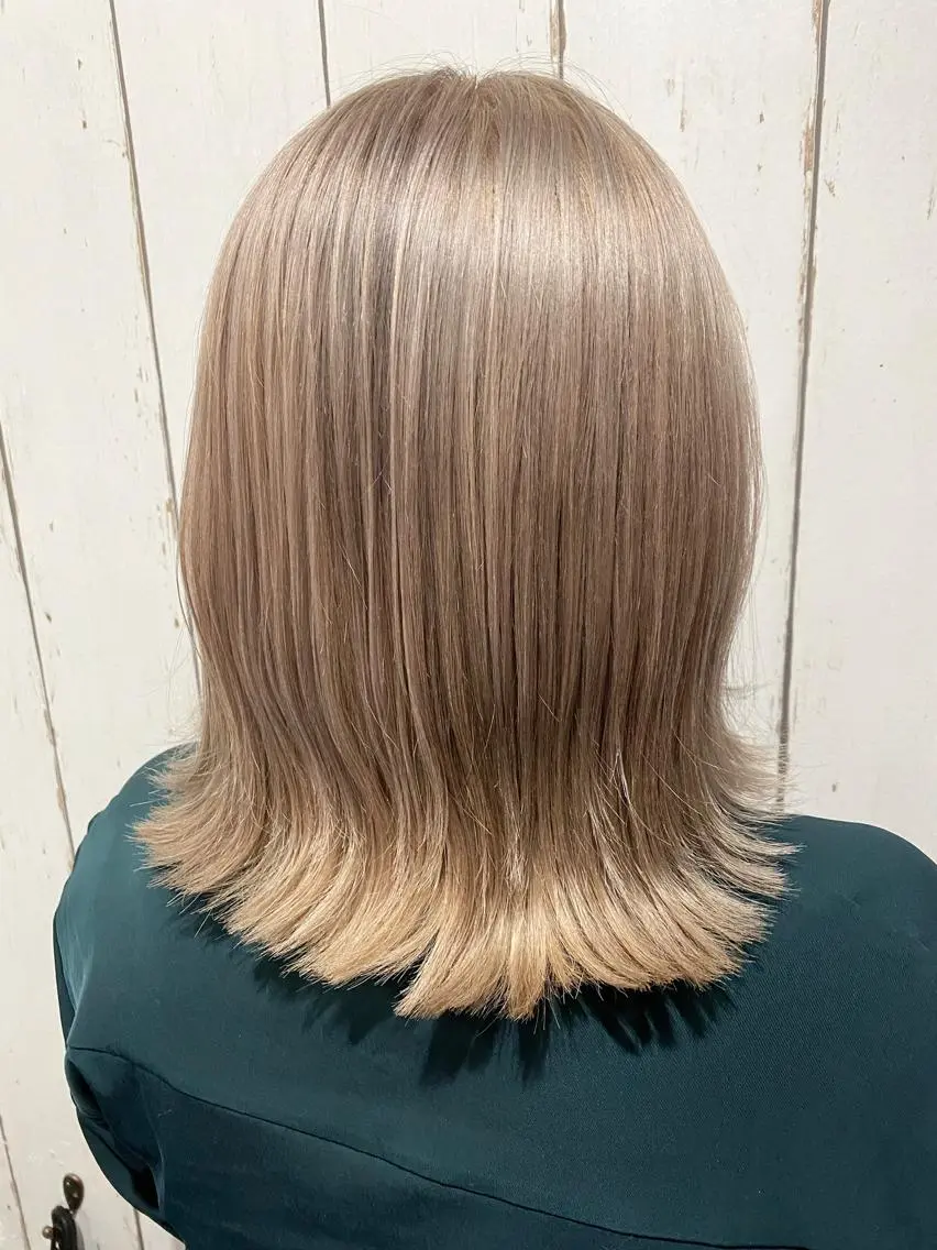 ミディアム カラー パーマ ヘアアレンジ アッシュ バレイヤージュ ベージュカラー ブリーチ 透明感カラー 👑指名率No.1 👑坂口飛翔のヘアスタイル