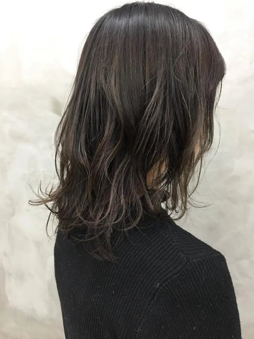カラー アッシュ アッシュグレー イルミナカラー モエ 代々木公園/神山町のヘアスタイル