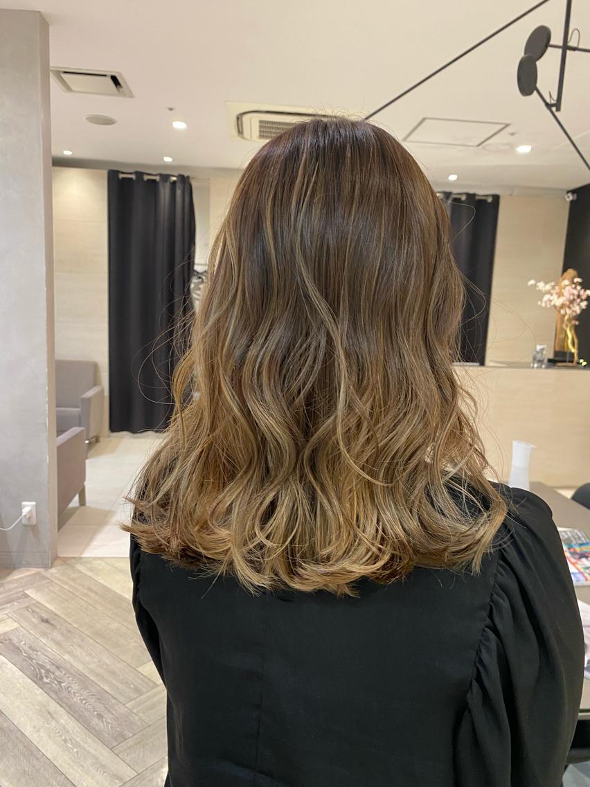 ミディアム TRENTE MILLEのヘアスタイル