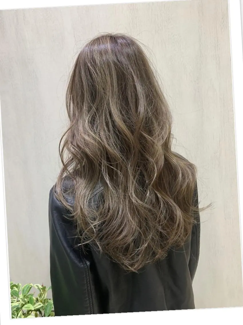 ミディアム カラーリスト菅澤 岳のヘアスタイル