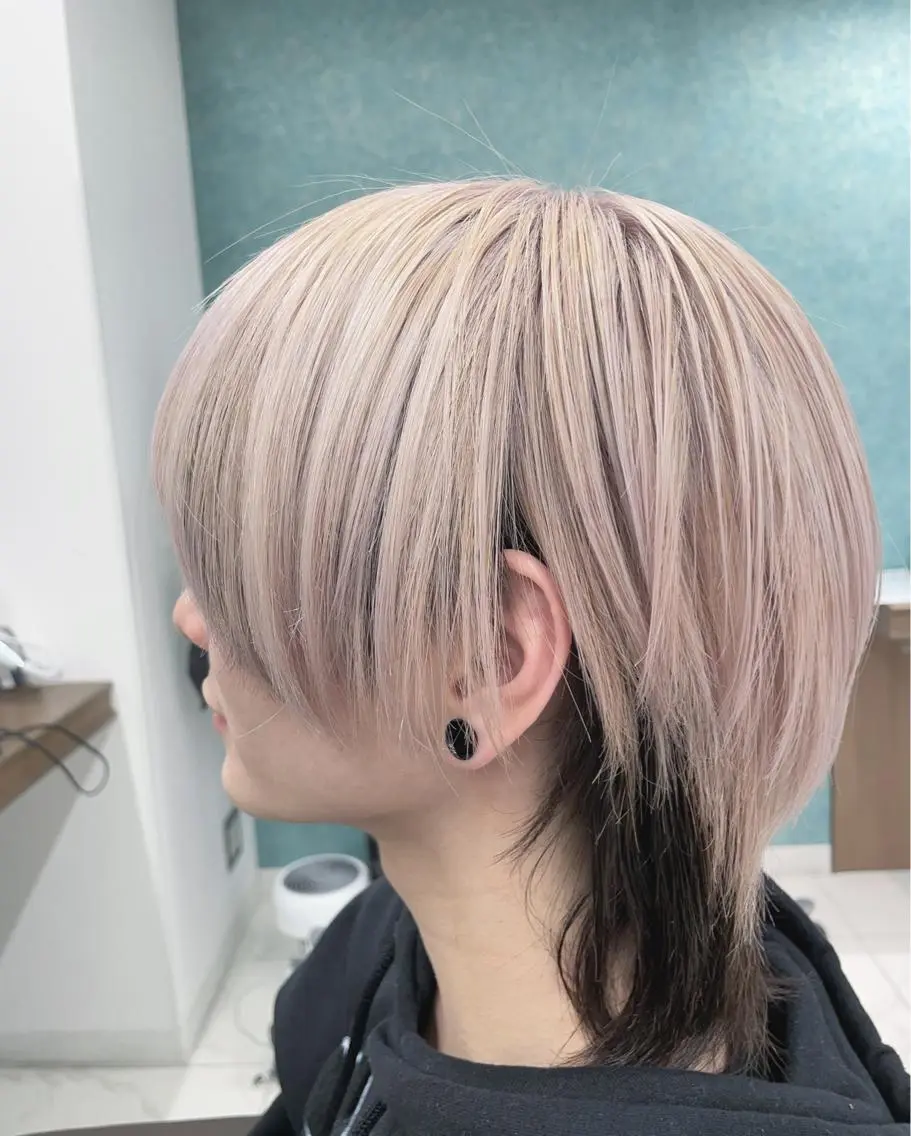 カラー 渡部凌我 小顔ウルフ ハイトーンカラーのヘアスタイル
