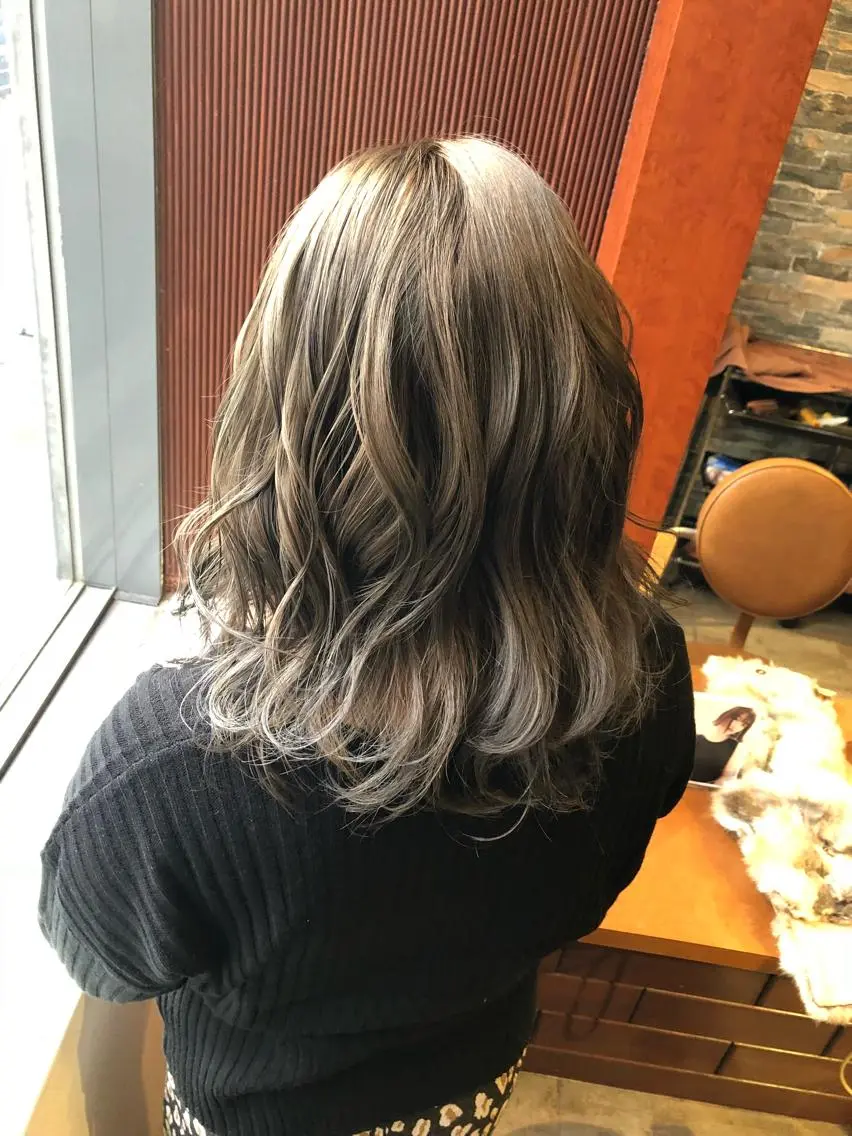 セミロング カラー 宮下 浩一のヘアスタイル