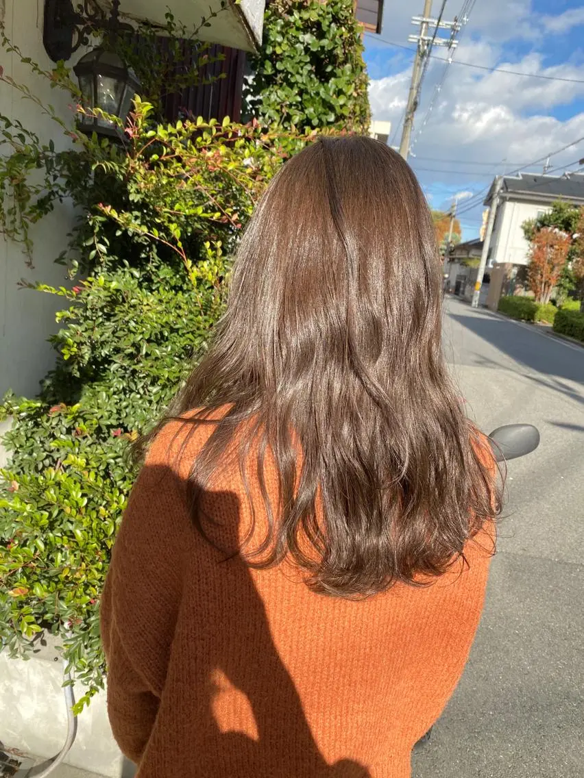 セミロング カラー グレージュ イルミナカラー カット ヘアカラー トリートメント 美髪・髪質改善 有田怜平のヘアスタイル